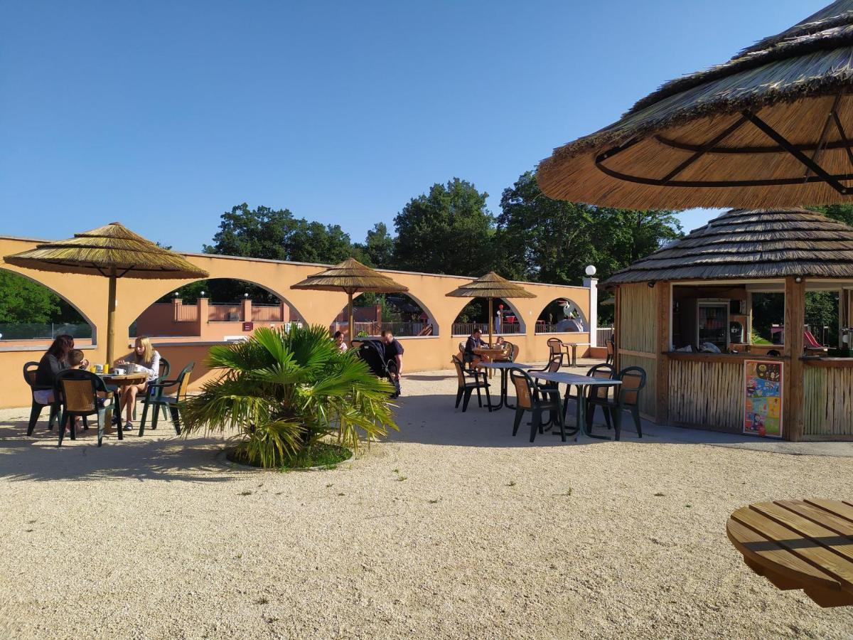 Camping Domaine De Senaud Albon Exterior foto