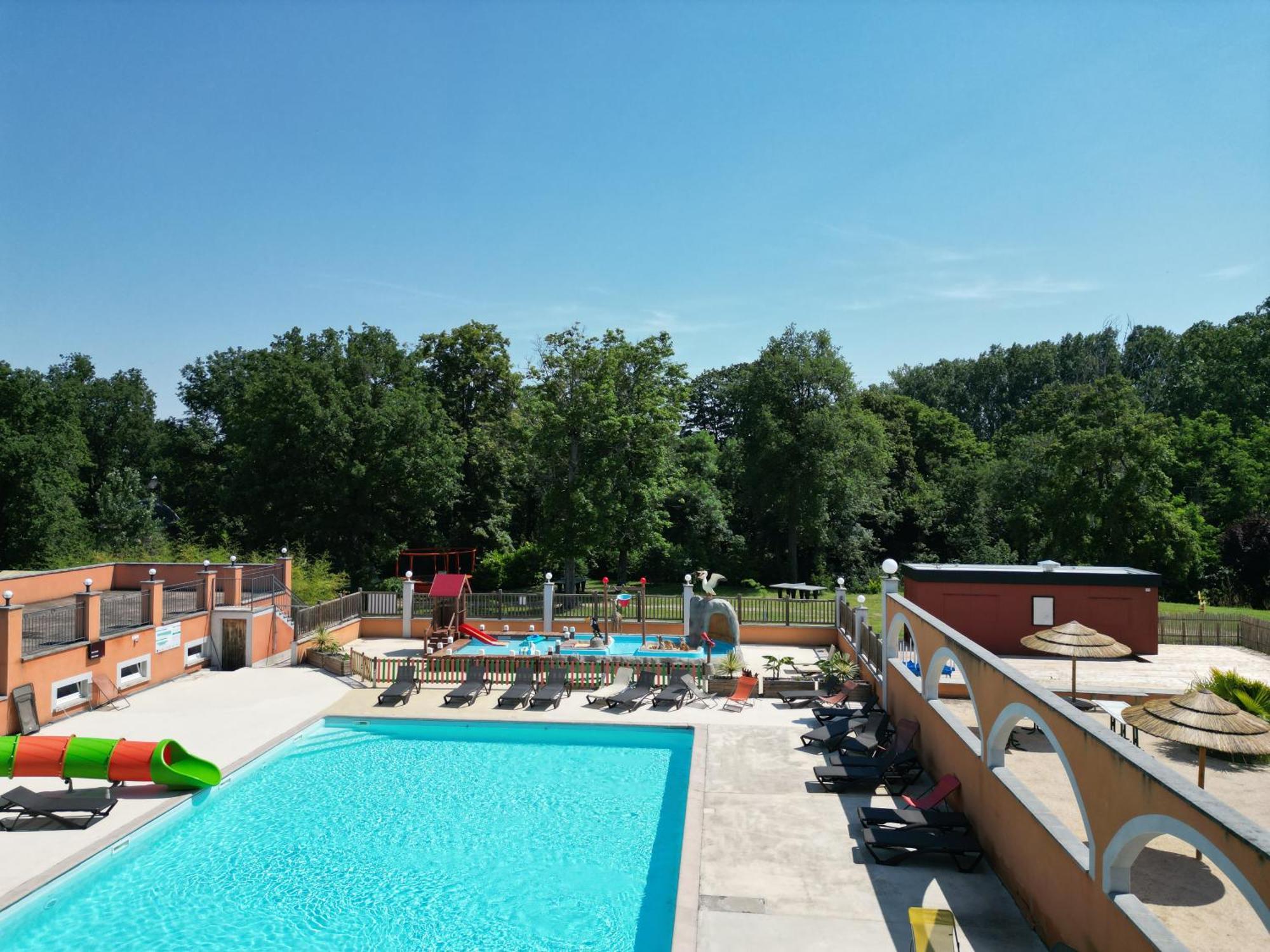 Camping Domaine De Senaud Albon Exterior foto