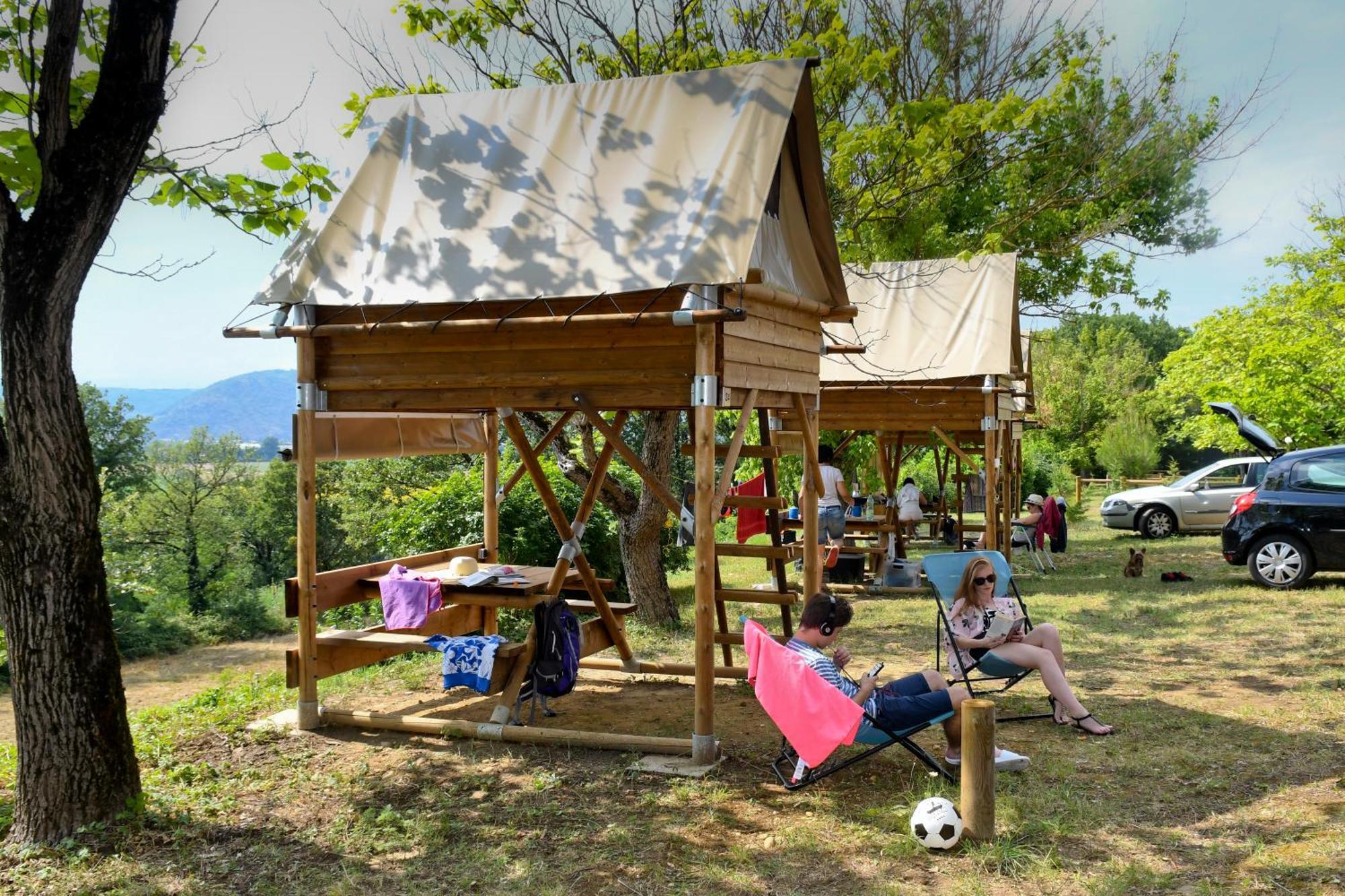 Camping Domaine De Senaud Albon Exterior foto