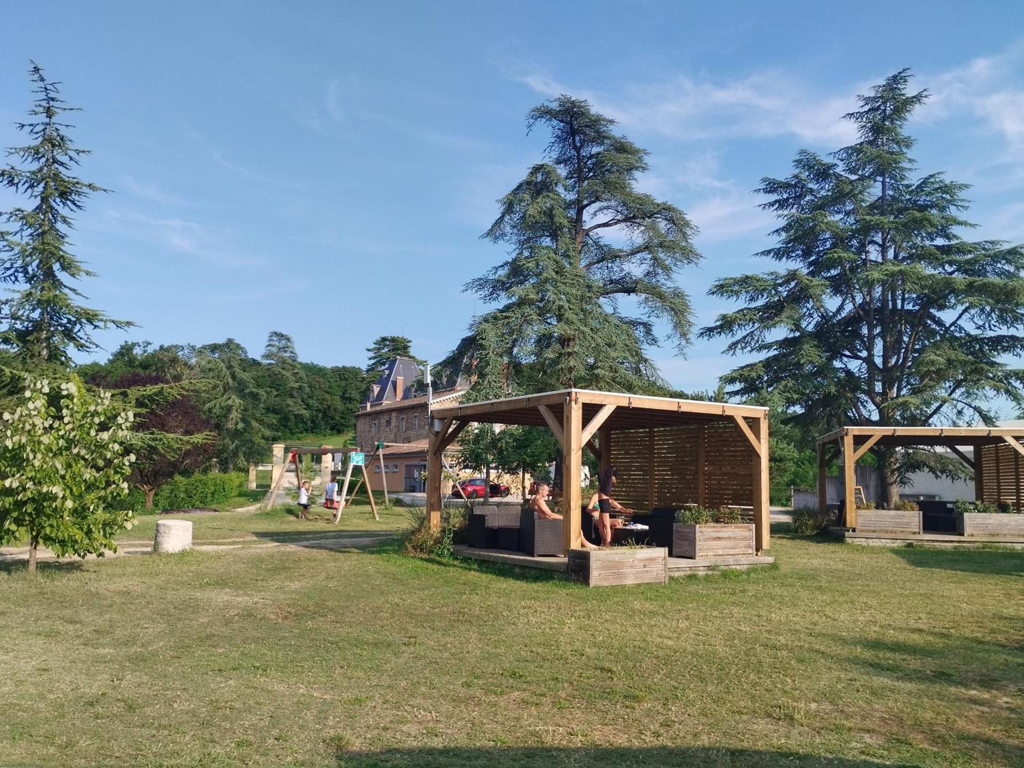 Camping Domaine De Senaud Albon Exterior foto