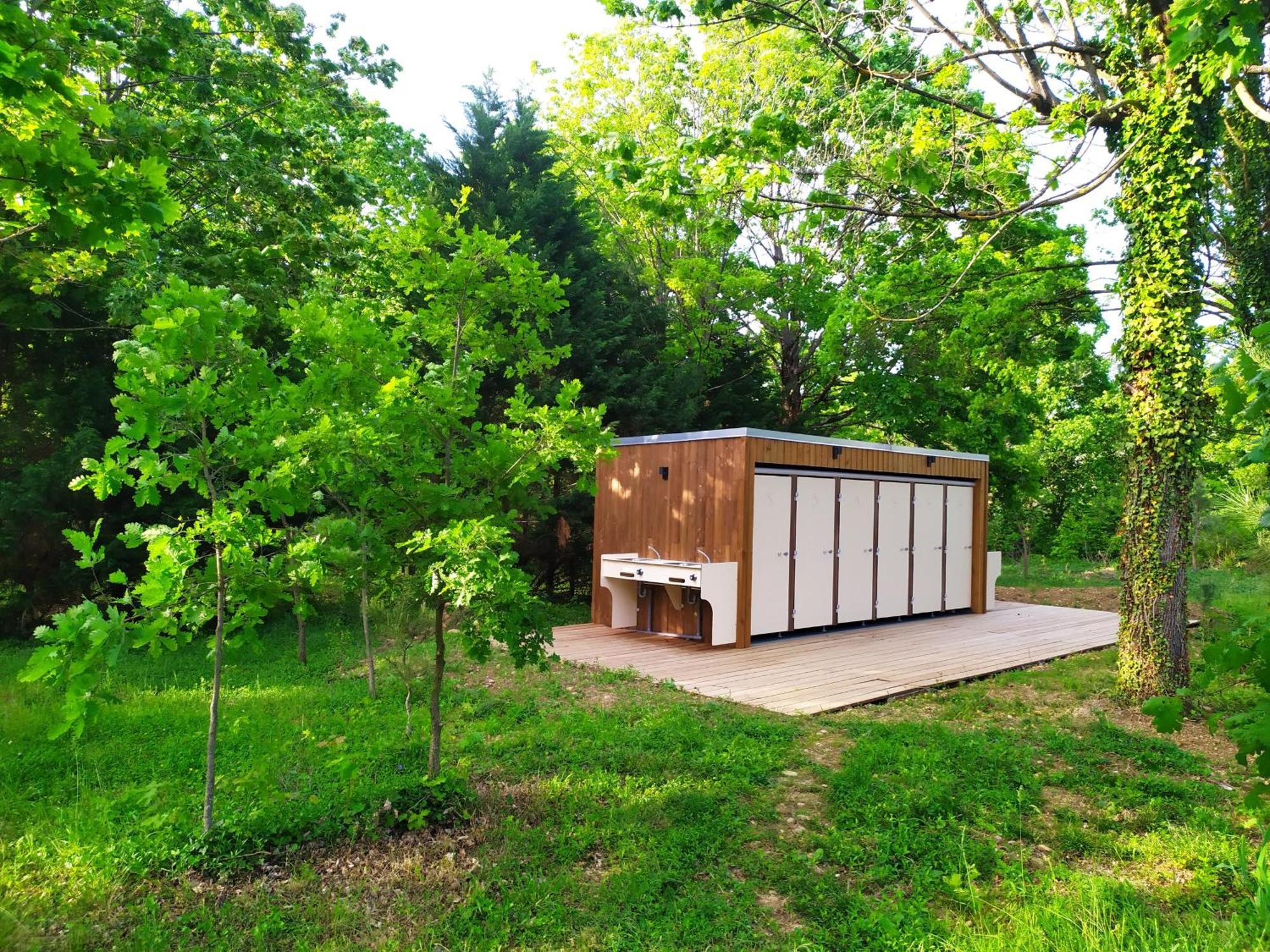 Camping Domaine De Senaud Albon Exterior foto